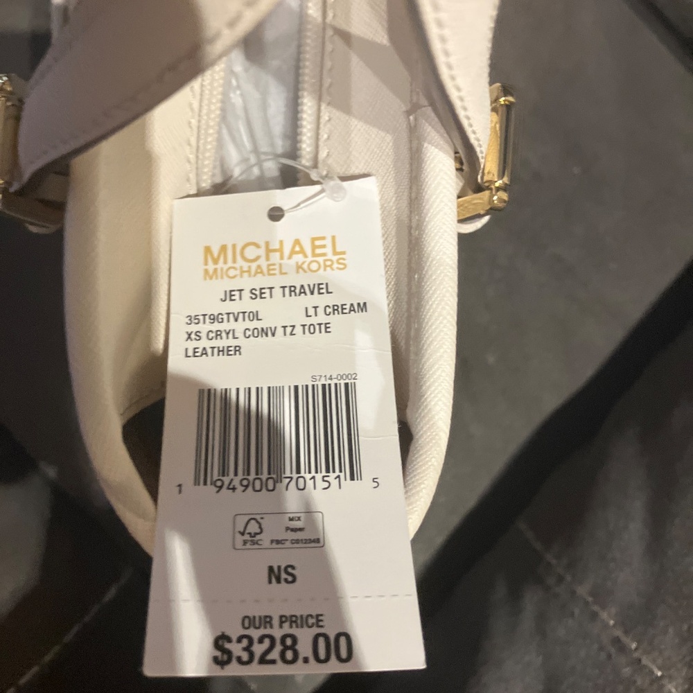 Michael Kors (Jet Set Collection) Convertible Tote Bag - Picture 4 of 7